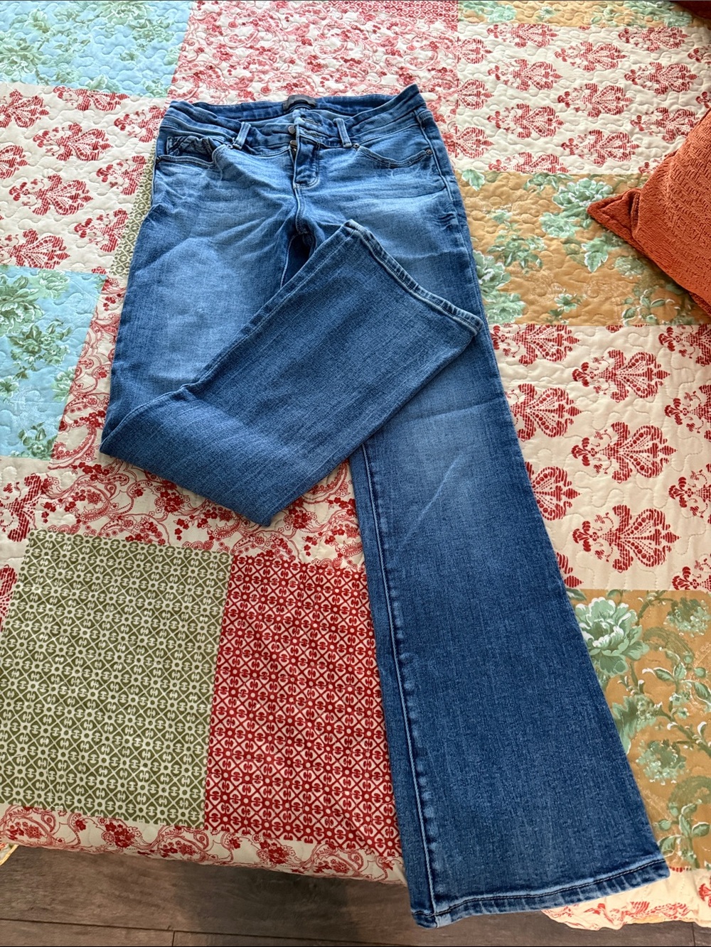 BKE Women's Medium Blue Bootcut Jeans